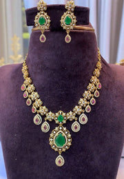 Beautiful Victorian polish short necklace with green and pink stone